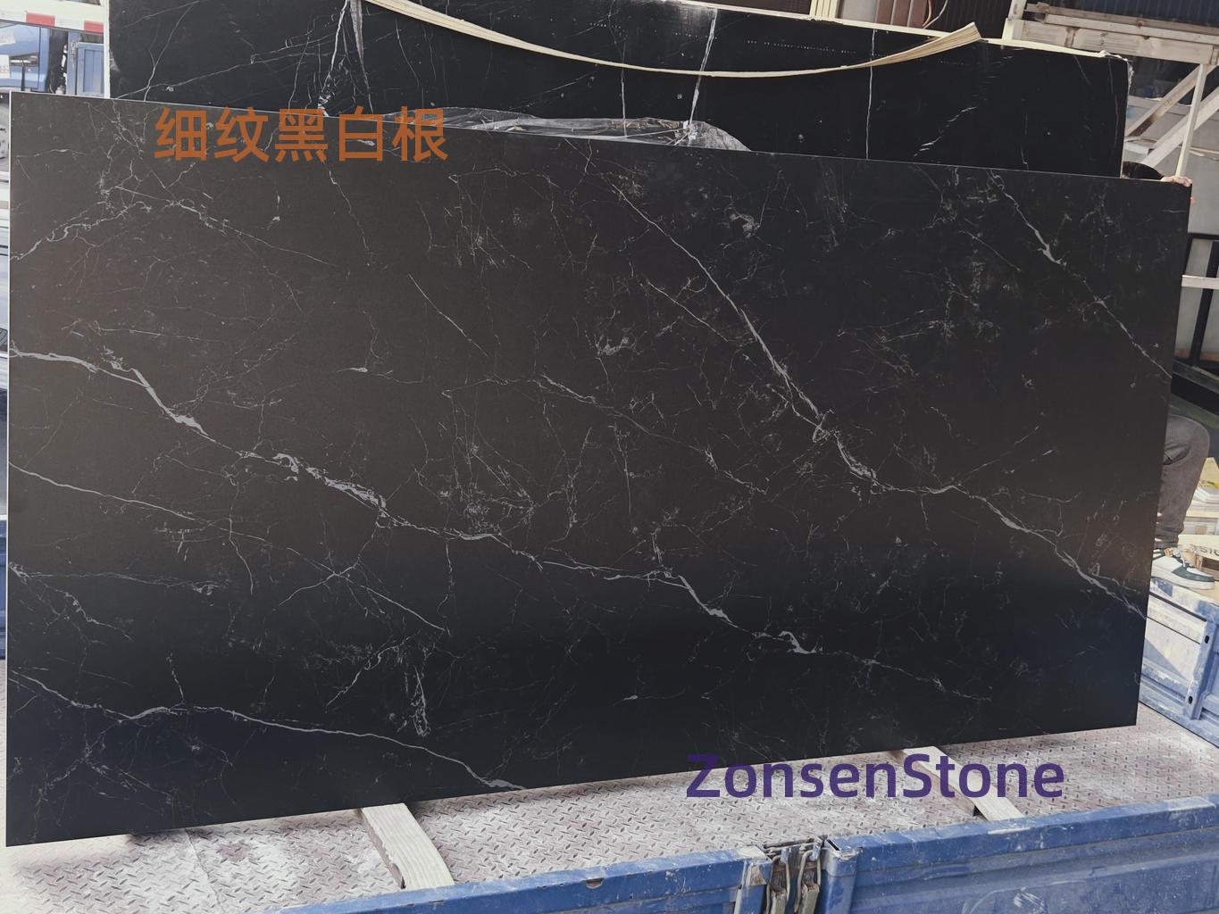 细纹黑白根