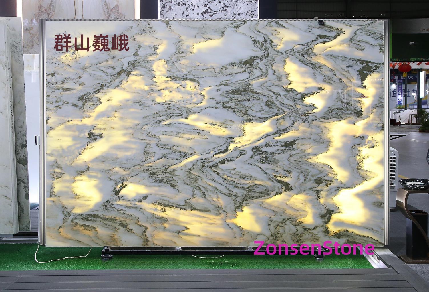 群山巍峨