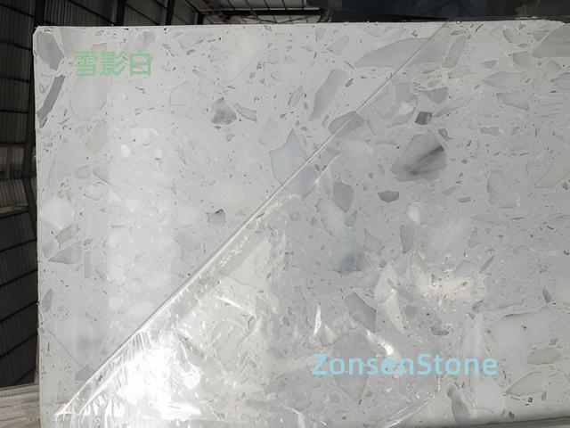 雪影白