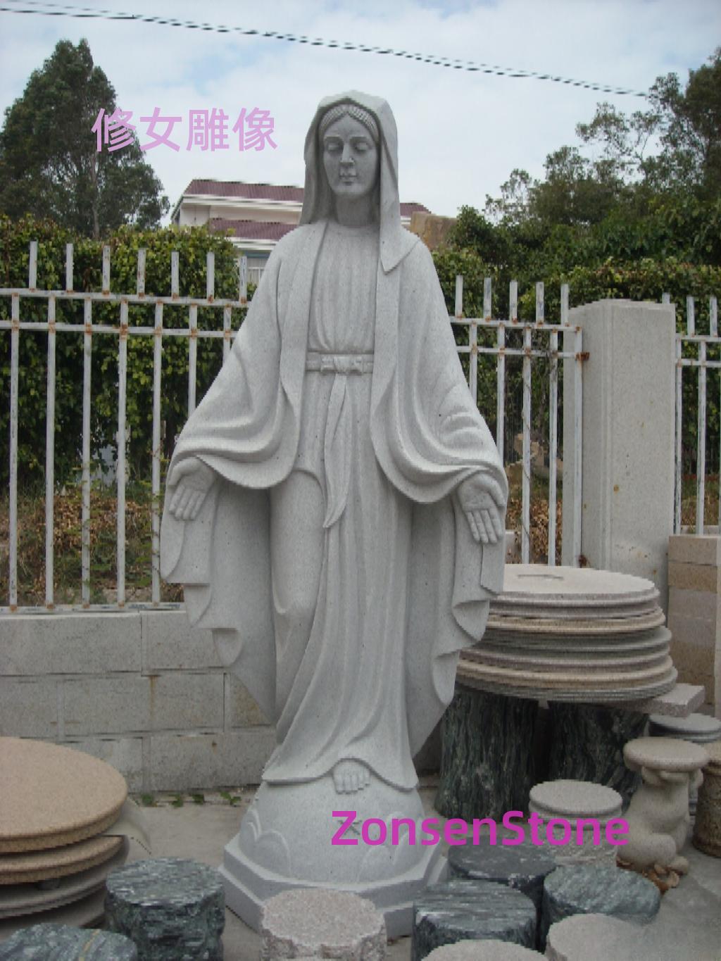 修女雕像