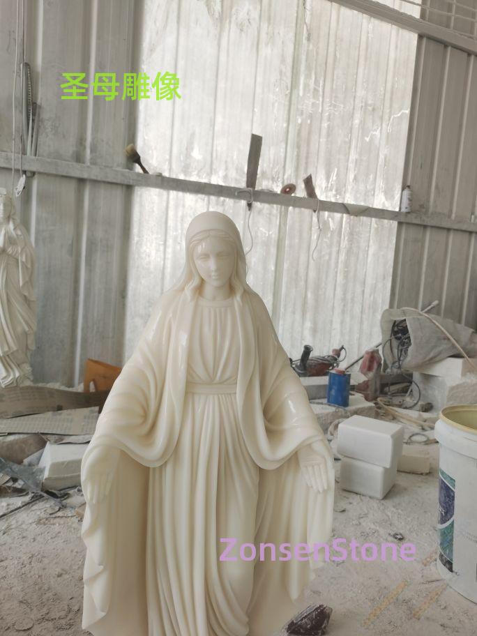圣母雕像