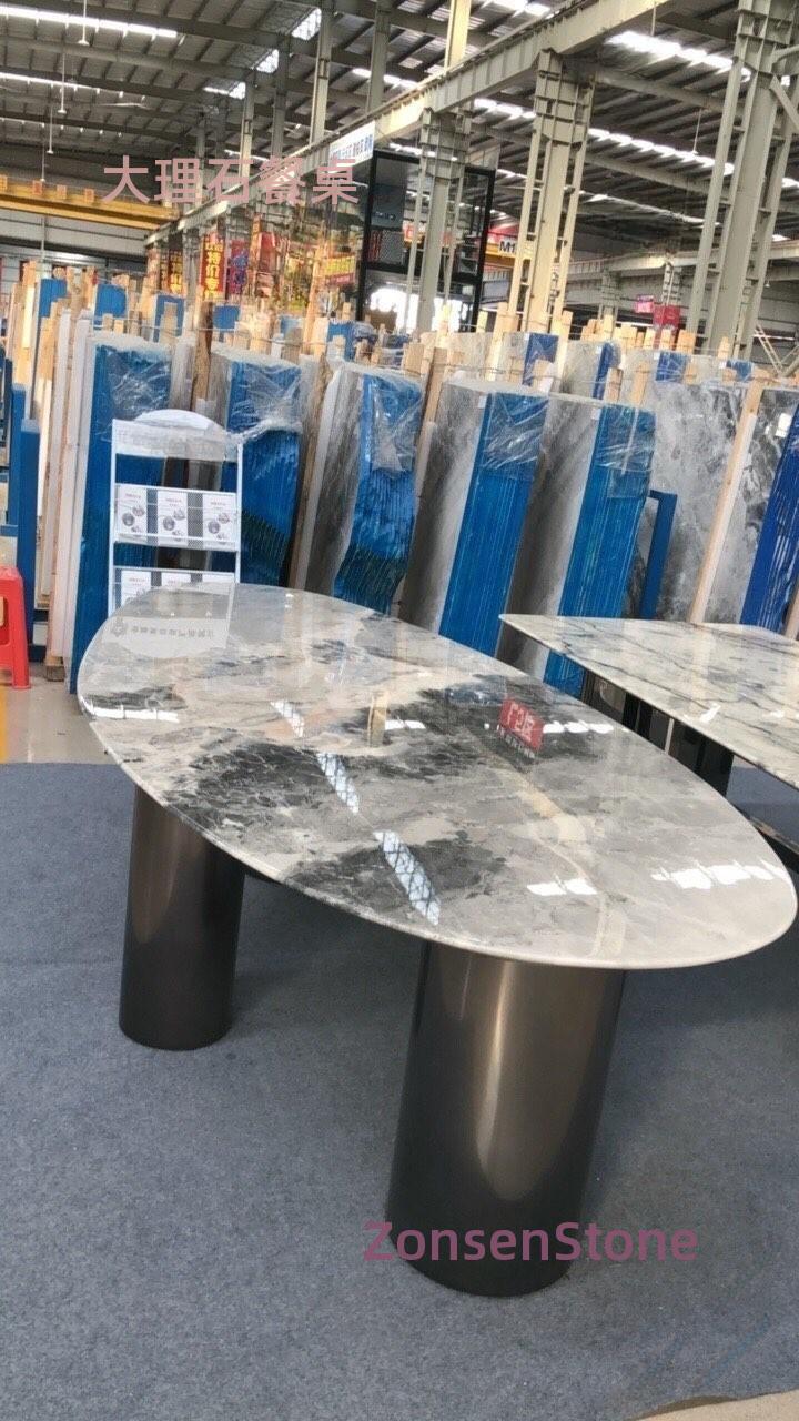 大理石餐桌