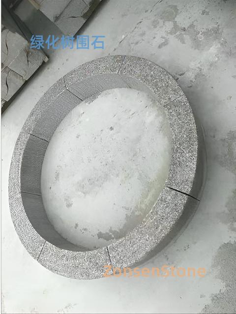 绿化树围石