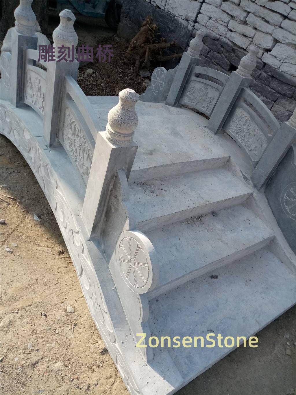 雕刻曲桥