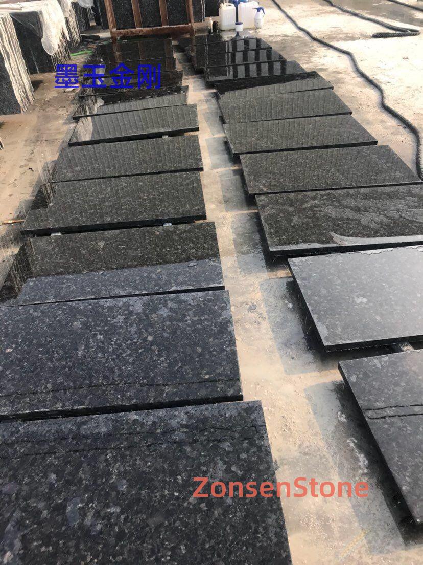 墨玉金刚