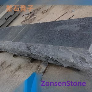 整石凳子