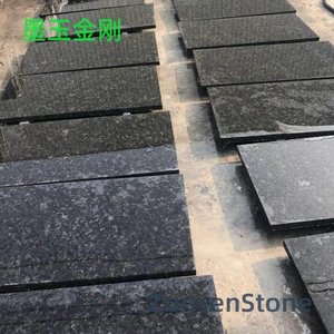 墨玉金刚